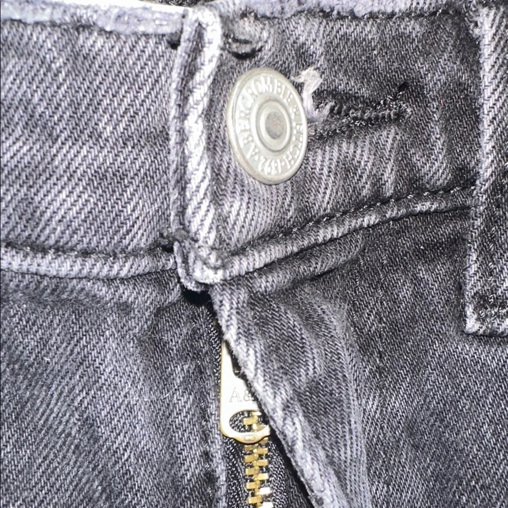 Abercrombie & Fitch the MOM short high rise Black Denim Women Shorts size 0/25